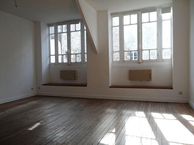 A LOUER Rue Bourbonnoux T2