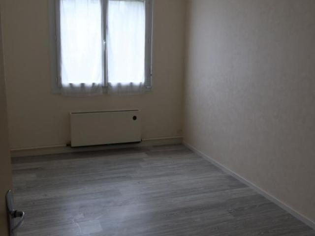 A LOUER REZE BLORDIERE Appartement T2 parking et cave