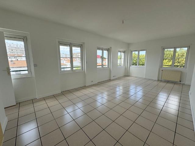 A louer Royan marché central Appartement 3 pièces rénovées 64 m² Lumineux