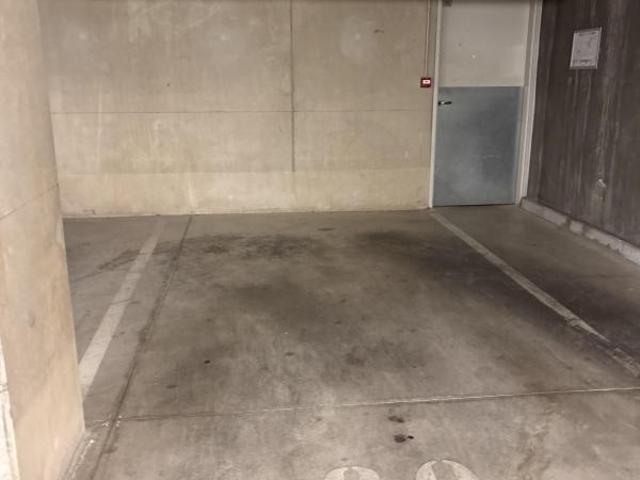 A LOUER STATIONNEMENT COUVERT