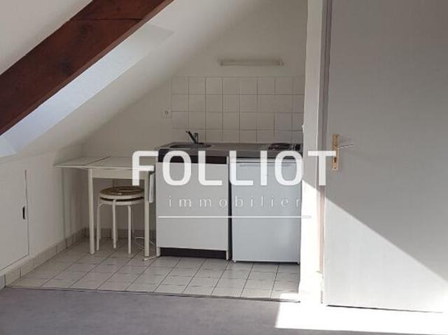 A LOUER Studio 50000 Saint L� CENTRE VILLE 11.57 m�