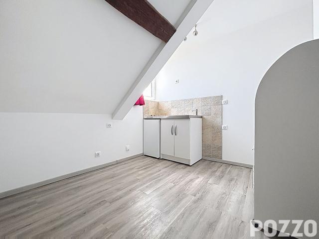 A LOUER: STUDIO 11 M2 RUE CAPONIERE CAEN