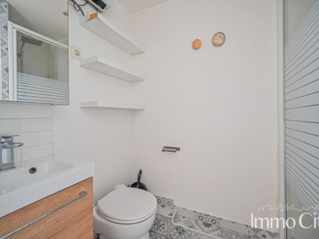 A LOUER / STUDIO 17 M2 / 75012