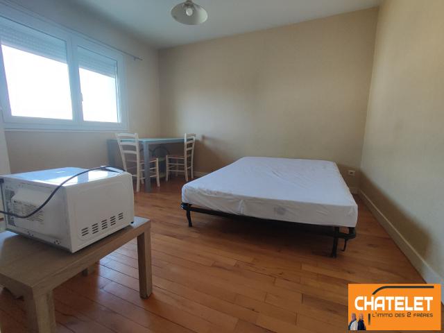 A louer studio 19.01 m2 non meublé Bourg en Bresse quartier gare avec cave