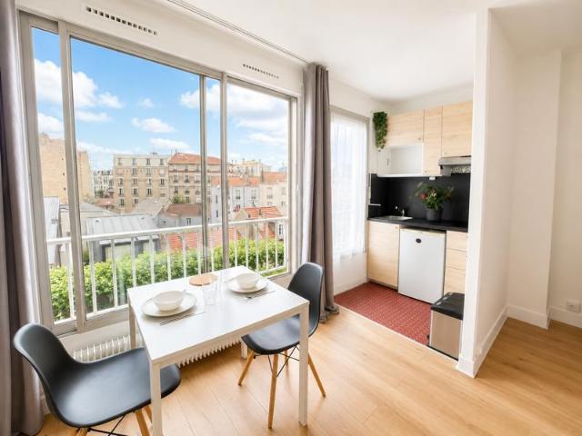 À LOUER STUDIO 26,11 m2 AVEC ASCENSEUR, CAVE ET PARKING