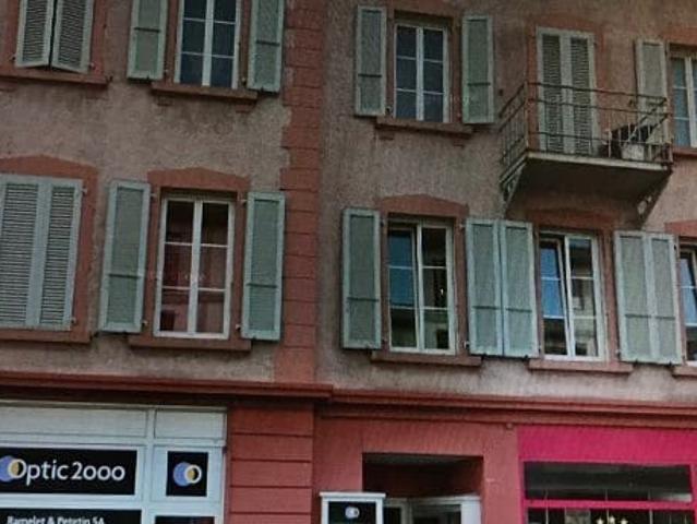 A louer studio au centre du village au 2ème étage