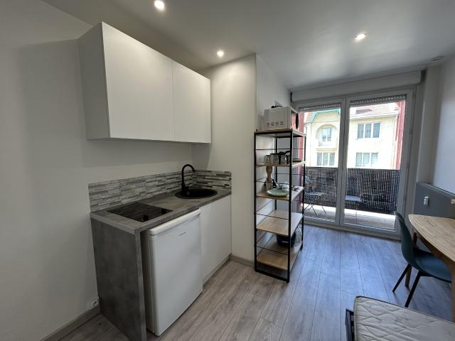 À louer Studio de 11,73 m2 situé au 1er étage