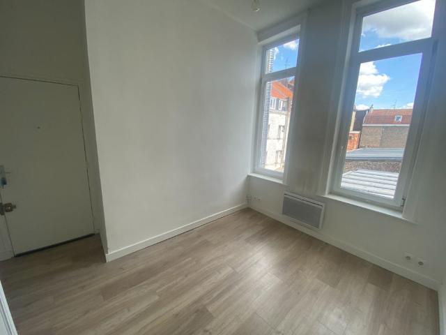 À LOUER – Studio de 15 m² – Rue Nationale – CORMONTAIGNE réf 1565 4