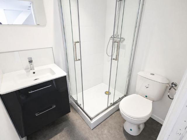 À LOUER – Studio de 22 m², Rue de Valmy – République Beaux Arts réf 463 001