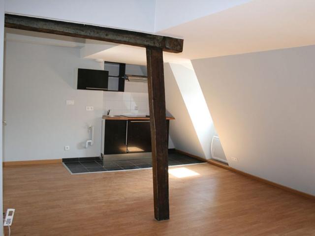 À LOUER – Studio de 27 m², Rue Sainte Catherine – VIEUX LILLE réf 14 001