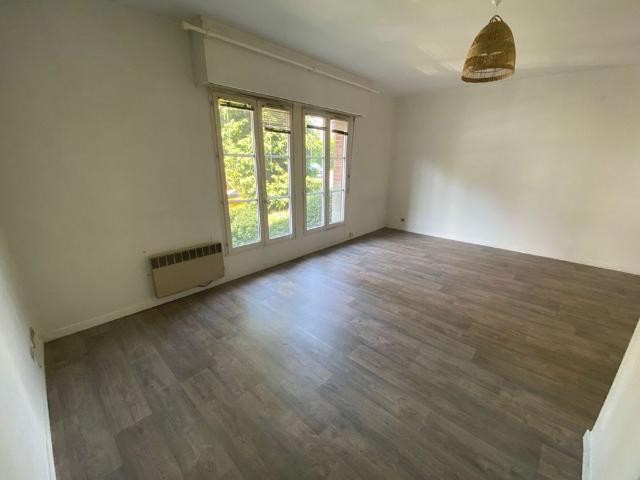 À LOUER – Studio de 35 m², Rue Michel Servet – PORT DE LILLE réf 776 001
