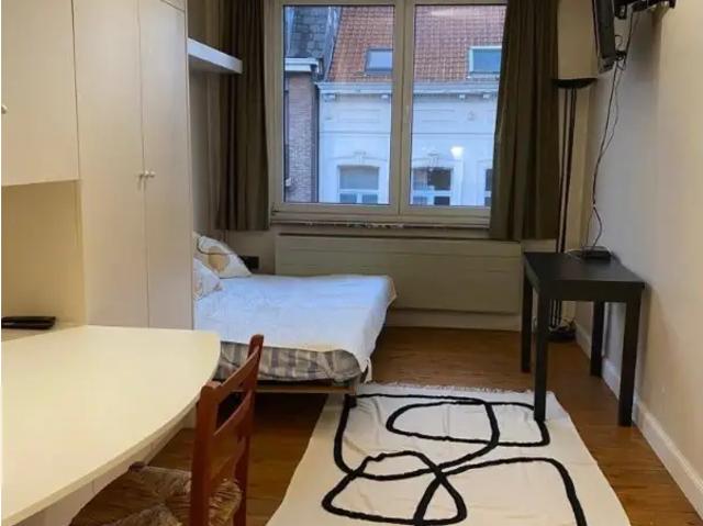 à louer Studio Etterbeek Avenue Georges Henri 405