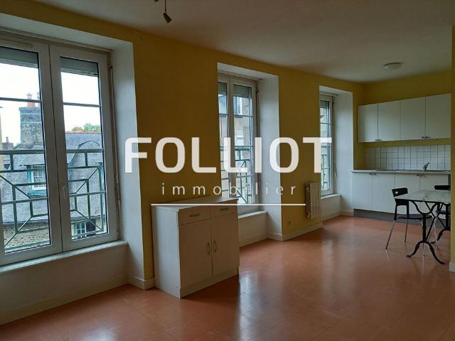 A LOUER: Studio Foug�res Ref 2325AB