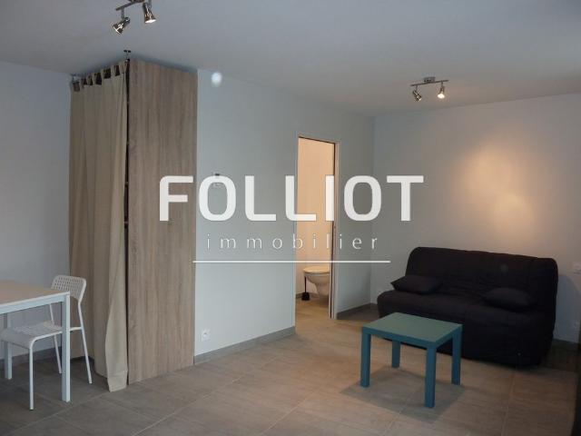 A LOUER: Studio meubl proche du chteau Ref: 2317AB