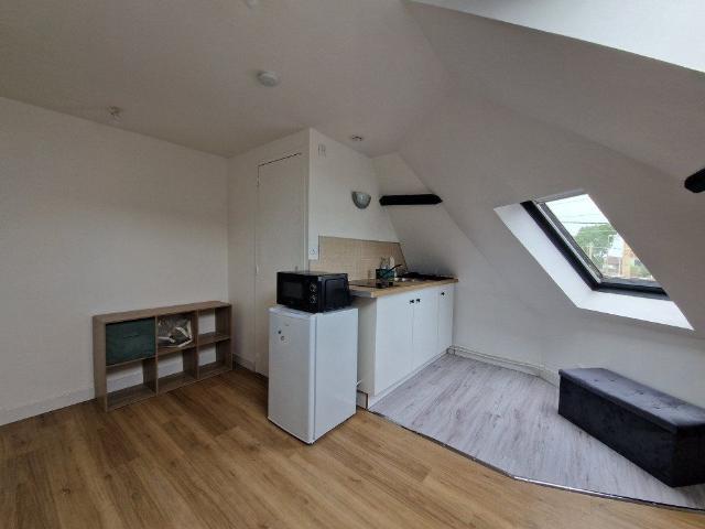 A LOUER STUDIO MEUBLE 10m² SECTEUR MOLLIEN
