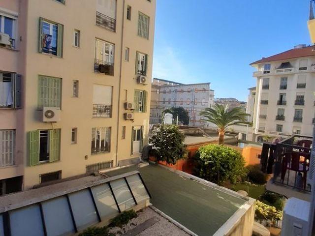 A louer studio meuble 17m²