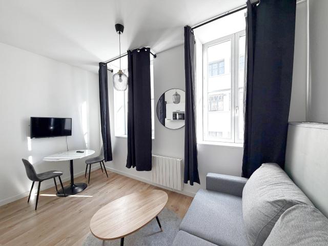 À louer Studio meublé 25 m2 Lyon 2 Rue Thomassin