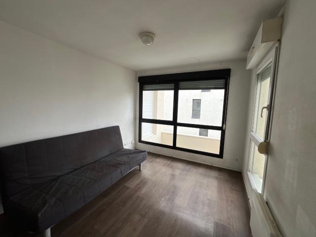 A LOUER STUDIO MEUBLE 69008 LYON