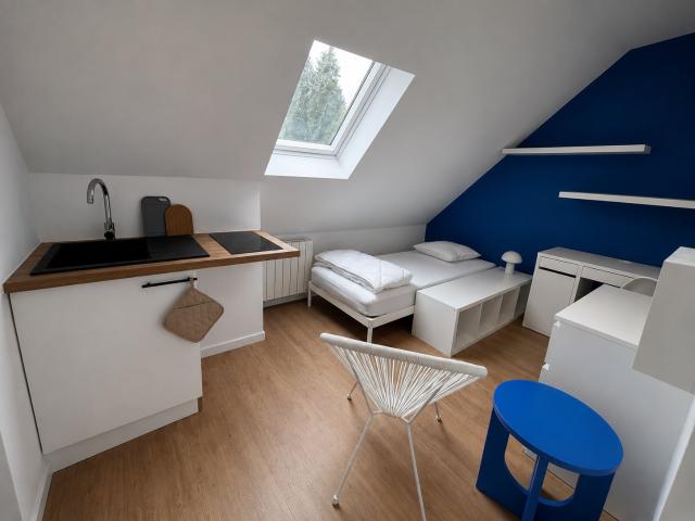 A LOUER STUDIO MEUBLE