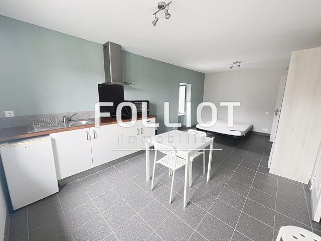 A louer: Studio Meublé à Fougères Réf.2312AB
