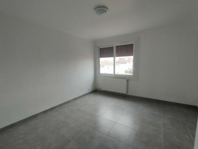 À louer Studio meublé à Melun 560EUR / mois
