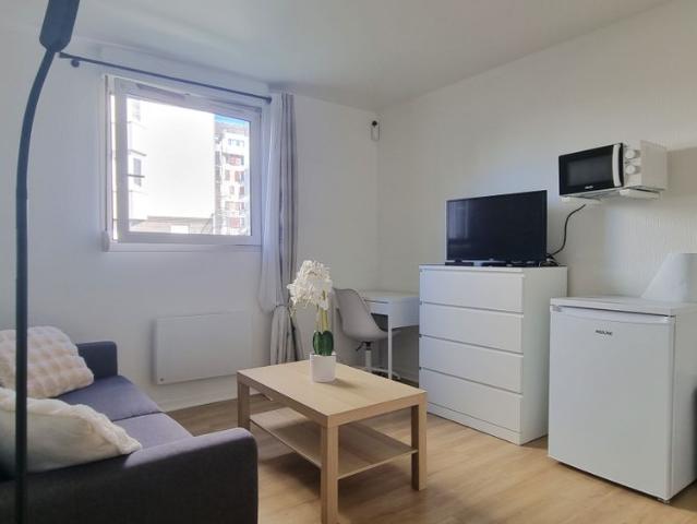 A louer studio meuble à Noisy le Grand