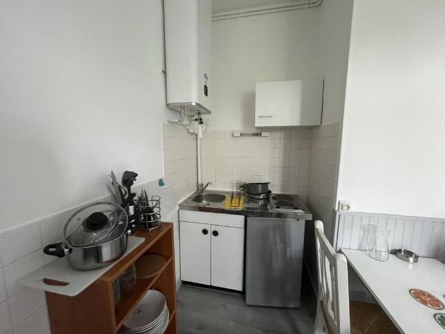 A LOUER STUDIO MEUBLE ANGERS MADELEINE