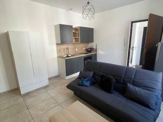 A LOUER STUDIO MEUBLE ARLES