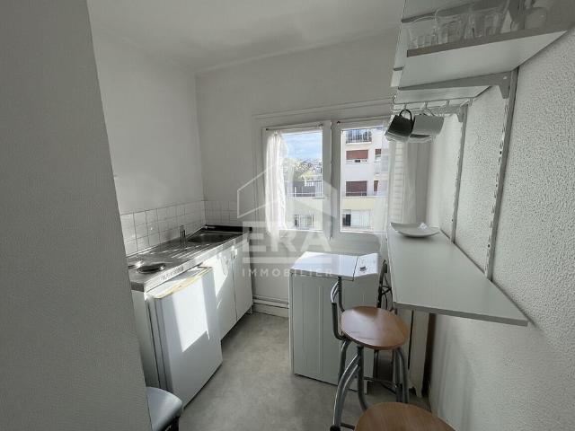 À LOUER STUDIO MEUBLÉ AVEC BALCON BESANÇON CENTRE