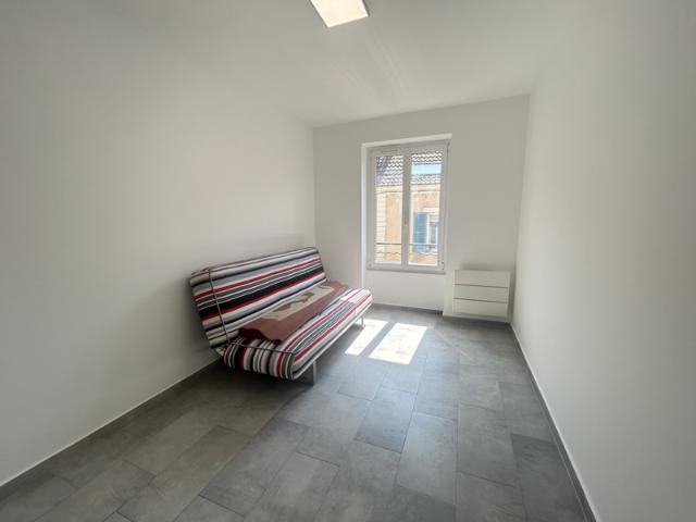 À louer Studio meublé de 17 m2 Rive Droite