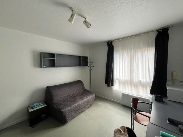 À LOUER – Studio MEUBLÉ de 19 m², Rue de Tournai – EURALILLE réf 1520 415