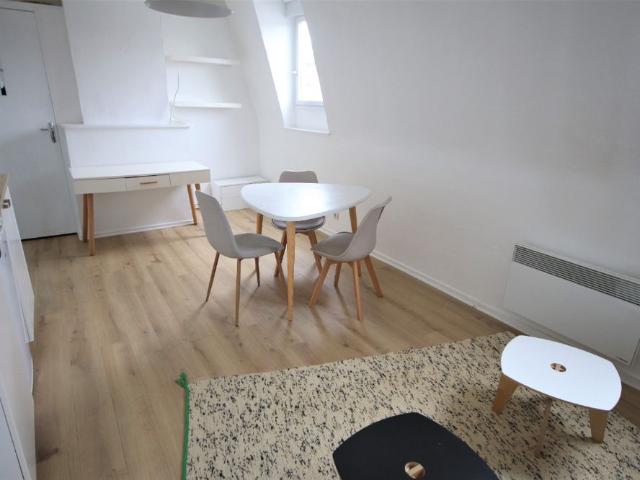 À LOUER – Studio MEUBLÉ de 22 m², Rue Colbert – VAUBAN réf 320 001
