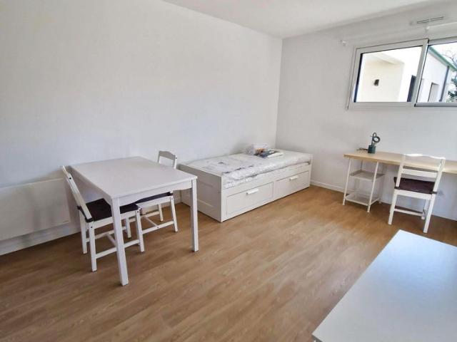 A LOUER STUDIO MEUBLE NEUF
