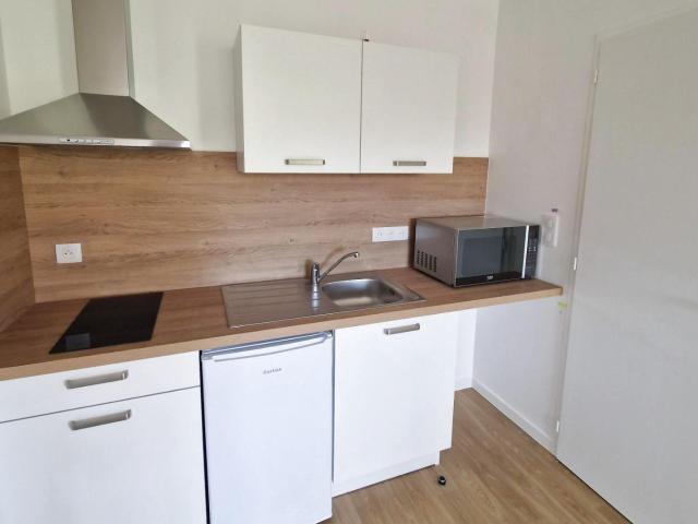 A LOUER STUDIO MEUBLE NEUF