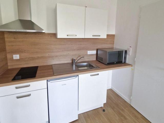 A LOUER STUDIO MEUBLE NEUF