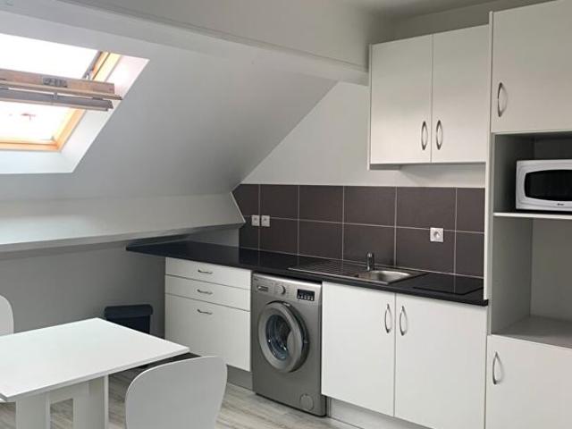 A LOUER STUDIO MEUBLE SECTEUR CANAL