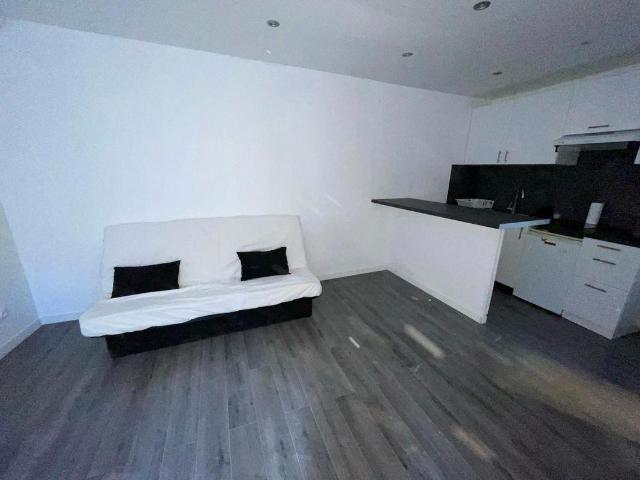 À LOUER – Studio refait à neuf à Vincennes