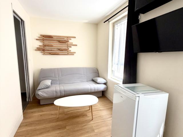 À LOUER STUDIO SECTEUR ROND POINT