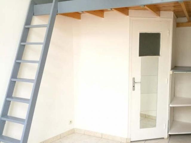 A louer STUDIO situé rue Saint André à Rouen, 375€ charges comprises