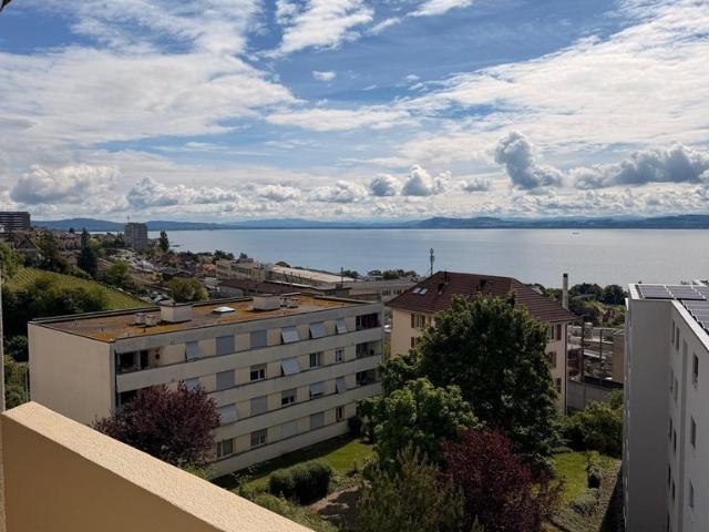 A louer superbe appartement de 3 pièces avec vue à Neuchâtel