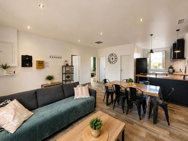 À louer ? Superbe appartement haut de villa T3 meublé entièrement rénové à Saint Victoret