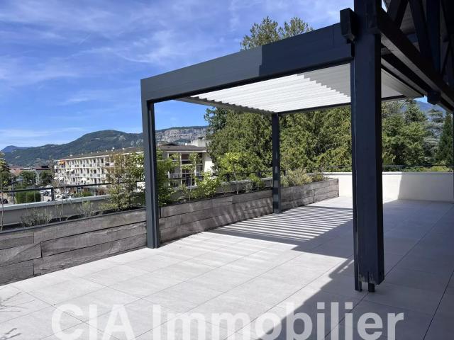 À louer – Superbe appartement T4 en attique avec grande terrasse