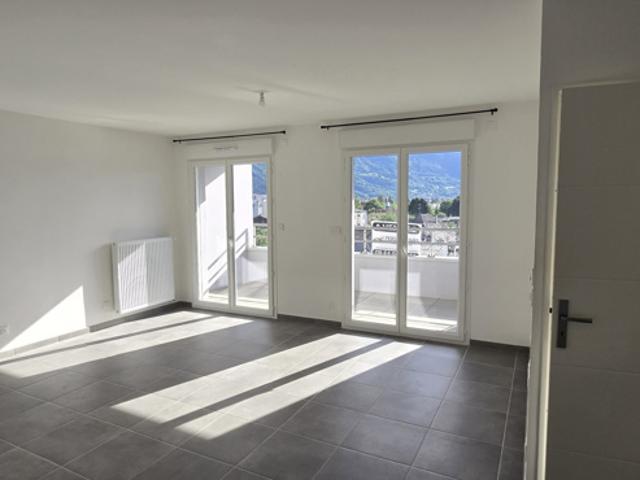 À Louer: Superbe T2 très lumineux de 44 m2 avec grand balco