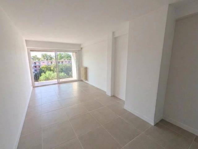 A louer Superbe T3 de +66 m² entièrement refait à neuf – Centr