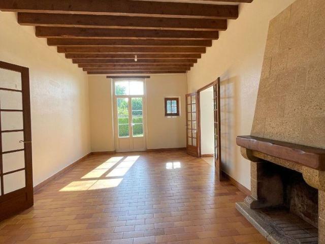A LOUER sur la commune d'AUTHON DU PERCHE: Une agréable et lumineuse maison, idéale pour u.