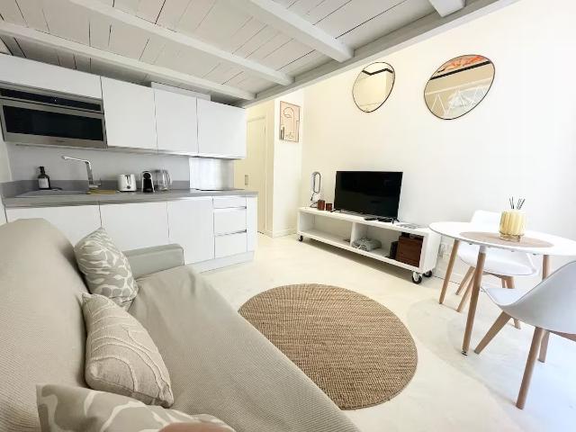 A louer sur Nice centre ville 1 pièce s 17.3 m2 avec mezzanine