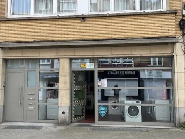 à louer Surface commerciale Berchem Sainte Agathe Rue de l'Eglise