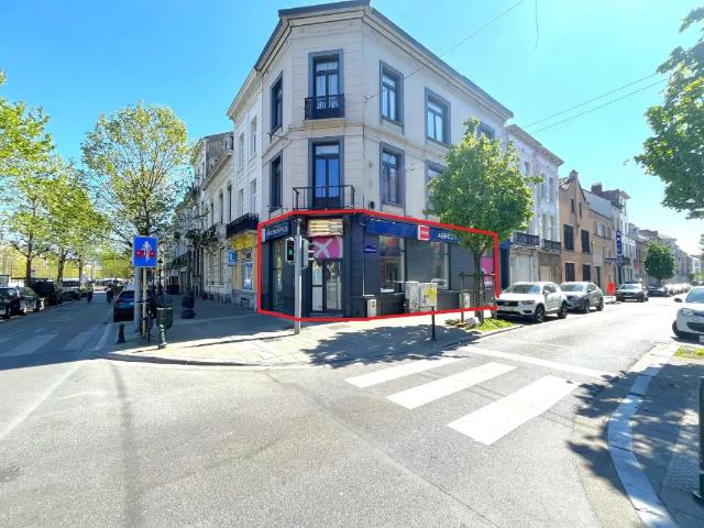à louer Surface commerciale Molenbeek Saint Jean Boulevard Leopold II