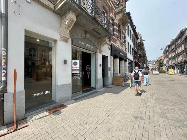 à louer Surface commerciale Namur