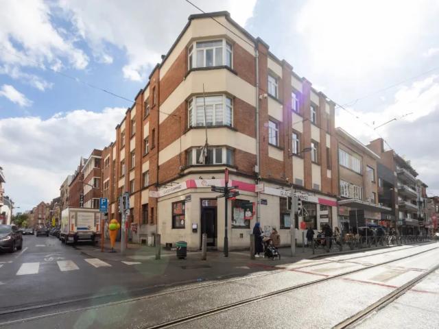 à louer Surface commerciale Schaerbeek RUE RICHARD VANDEVELDE 2